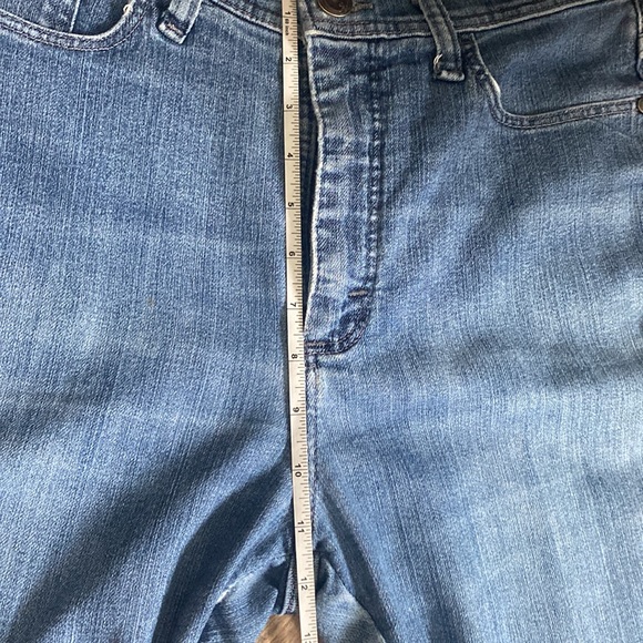 Lee Classic Fit Straight Leg Woman’s Jeans - Picture 15 of 16